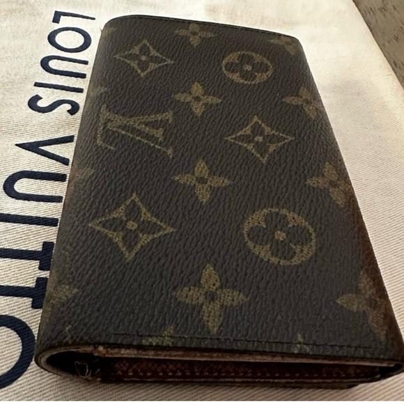 Louis Vuitton Monogram Camvas Compact Bifold Wallet - Picture 5 of 12